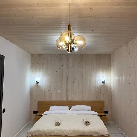 Ferienhaus Guzulia Werchowyna