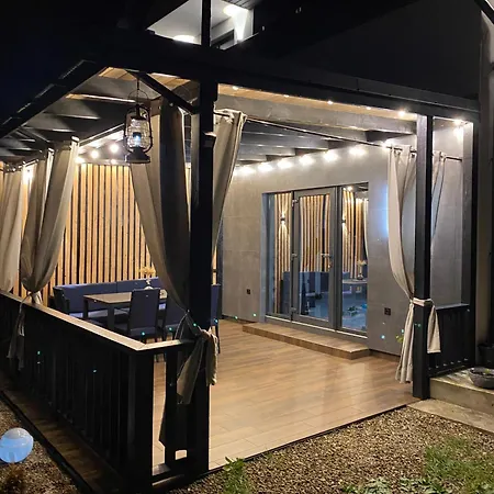 Guzulia Ferienhaus Werchowyna